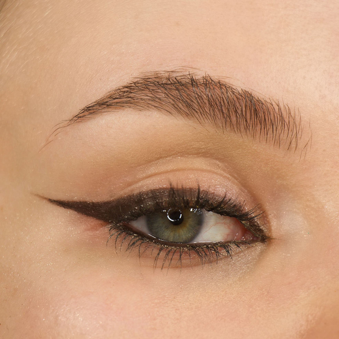 Makeup Revolution Streamline Waterline Eyeliner Pencil – HOK Makeup